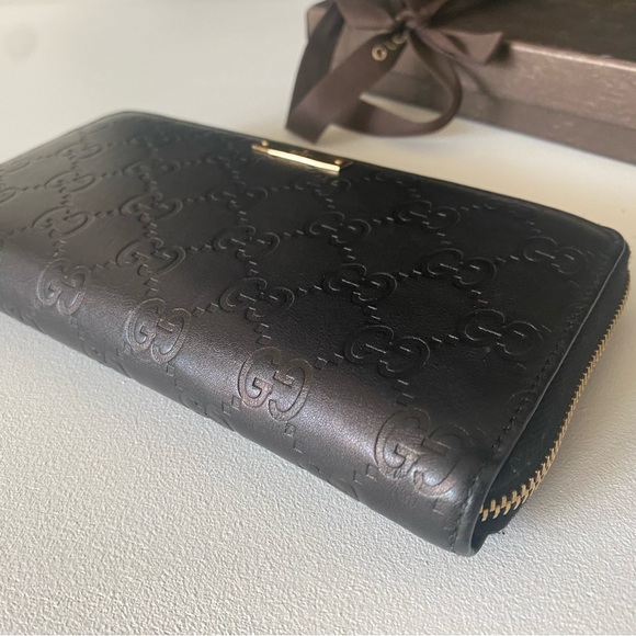 GUCCI black embossed wallet gold zipper - Picture 10 of 17
